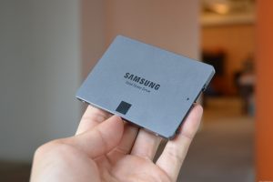 Augmenter la rapidité de son PC portable en remplaçant son disque dur par  un disque SSD